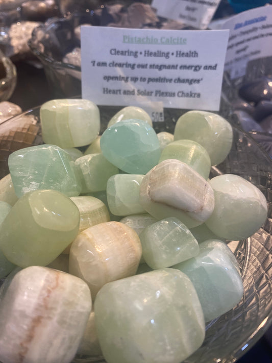 Pistachio calcite